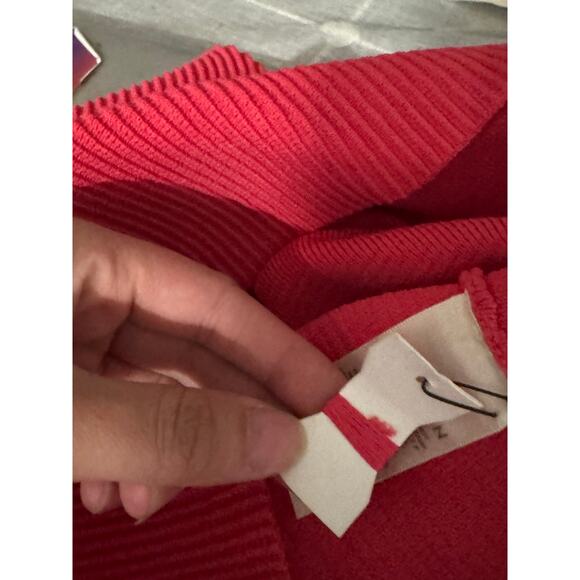 NWOT Babaton Aritzia Sculpt Knit Ribbed One Shoulder Cropped Tank Pink Small - Picture 8 of 9